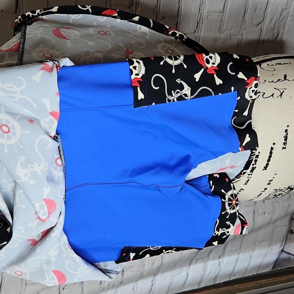 iGlow Running Pirate Athletic Skort Size Medium - Picture 5 of 7